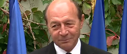 Gafa lui Traian Băsescu. Cum și-a făcut public numărul de telefon. FOTO în articol