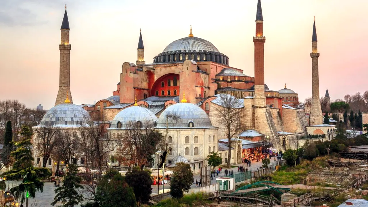 MESAJ. Papa Francisc, despre transformarea Catedralei Sfânta Sofia în moschee: „Sunt foarte îndurerat”