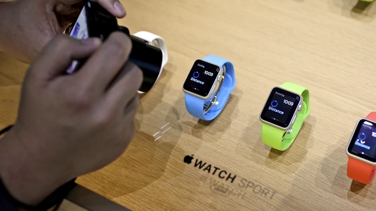 Coinventatorul Swatch: Ceasurile elvețiene intră în era glaciară, după lansarea Apple Watch