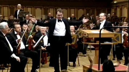 Tenorul Adrian Dumitru, recompensat cu premiul I la Concursul Internațional de Canto al Chinei