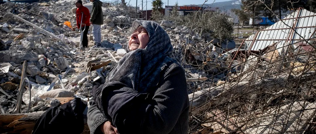 Miracolele există! Trei femei şi doi copii au fost scoşi dintre dărâmături, la NOUĂ ZILE de la cutremur
