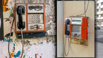 Mai ții minte telefoanele stradale cu ramă portocalie în care introduceai fise? Cu cât a ajuns să se vândă un dispozitiv, acum, în 2025
