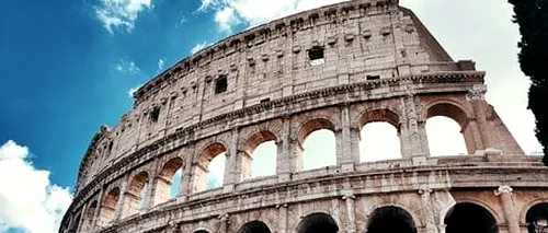 Doi turiști americani au fost amendați cu 800 de euro pentru că au intrat în Colosseumul din Roma să bea bere