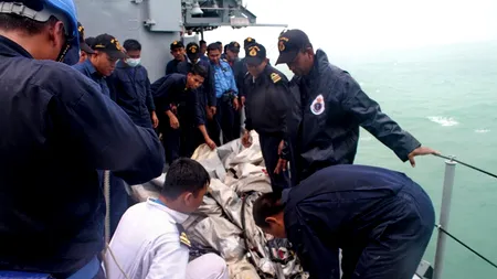 Echipele de intervenție cred că au localizat epava avionului companiei AirAsia, în Marea Java