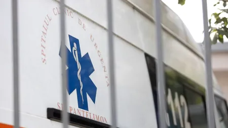 Un angajat al spitalului din TÂRGU JIU, prins când fura mâncarea bolnavilor! Avea portbagajul mașinii plin cu pungi și caserole