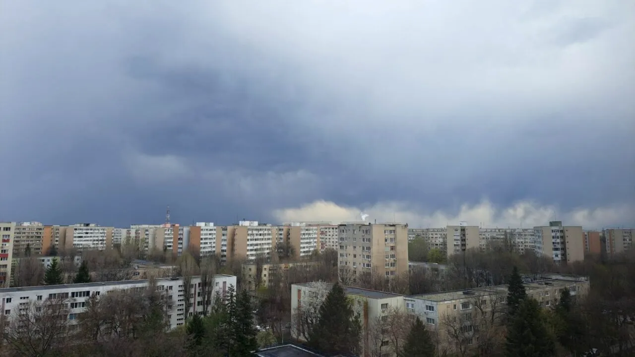 Prognoză meteo specială pentru București. Cum va fi vremea în următoarele ore în Capitală