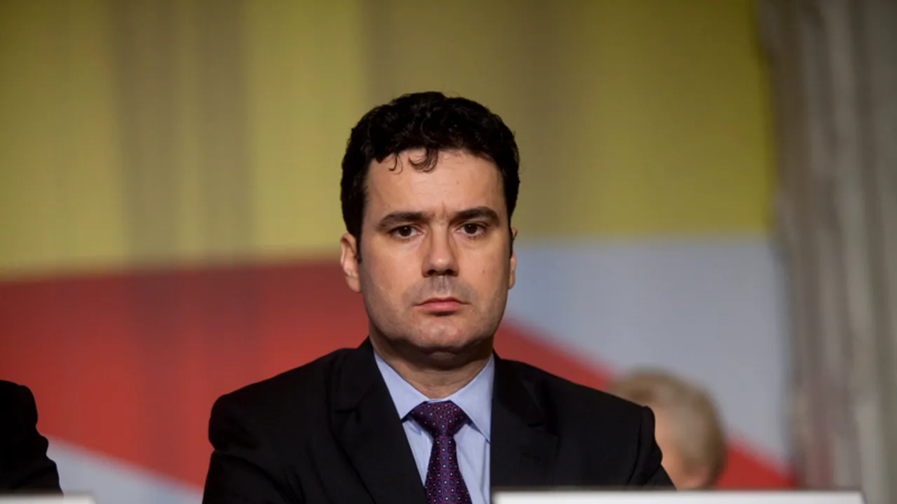 Ministrul Educației a fost legitimat la intrarea în școlile din București