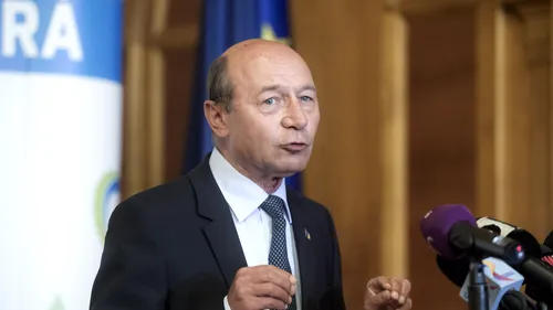 Băsescu, atac la Dragnea după ce PSD i-a retras lui Tudose sprijinul politic: „Daddy? Un descreierat bolnav de putere