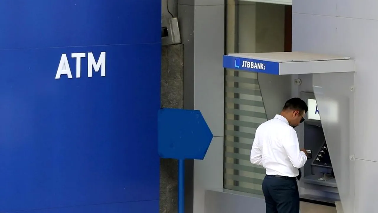 SURPRIZĂ. A cerut ajutor de la stat, dar când a verificat contul bancar avea peste 8 milioane de dolari în el. Ce s-a întâmplat