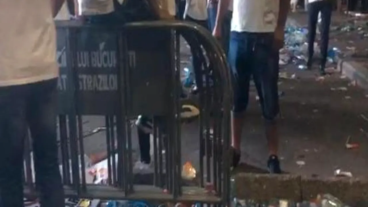 Piața Victoriei a fost curățată de muncitorii primăriei după mitingul PSD