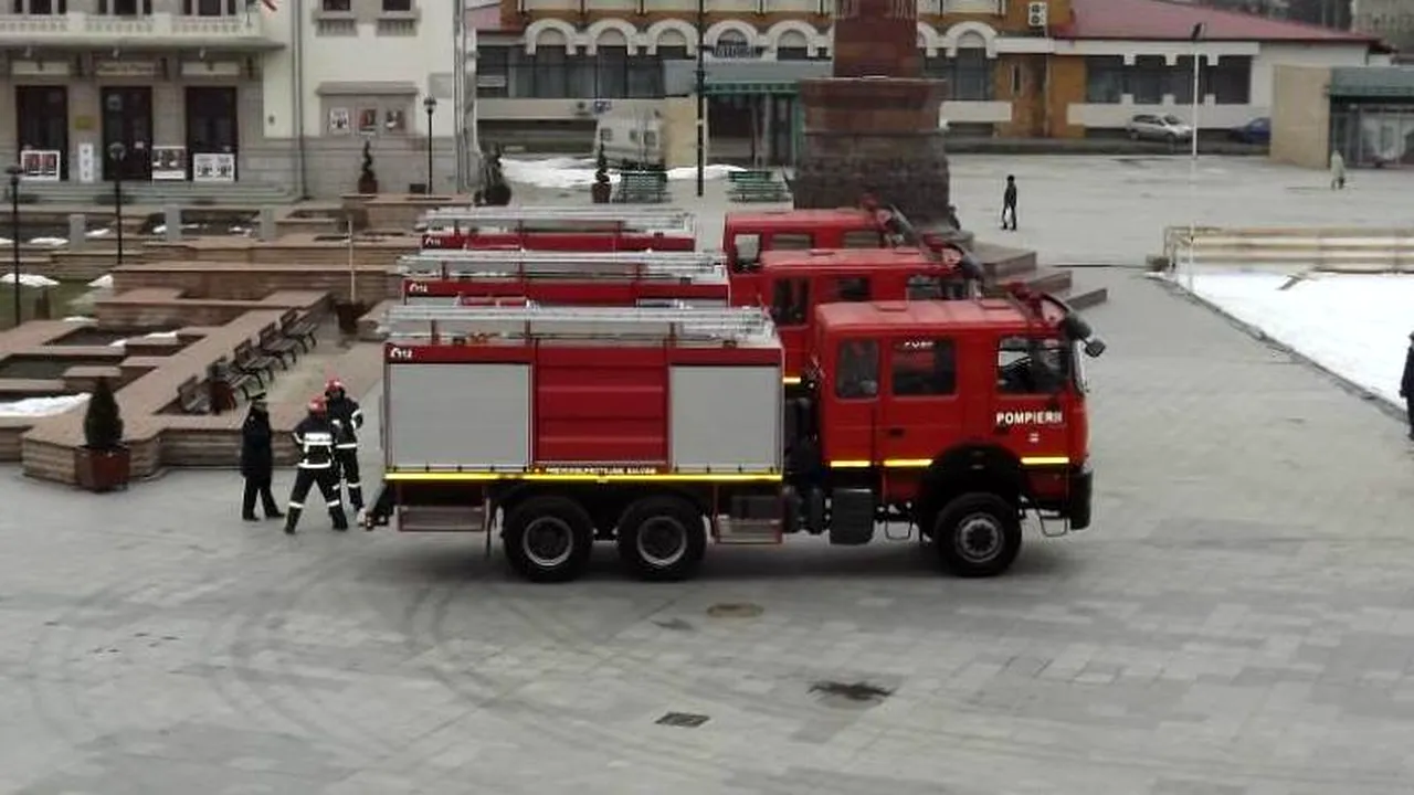 Mai mulți muncitori din Vrancea s-au aflat la un pas de moarte. Ce au găsit în timp ce demolau o clădire veche 