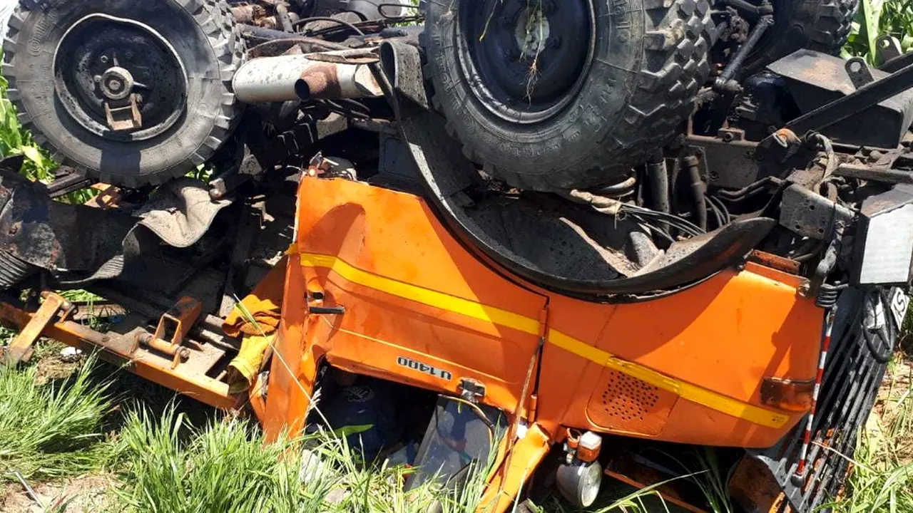 Accident grav în Satu Mare. Un mort și un rănit, după impactul dintre un tir și o autoutilitară