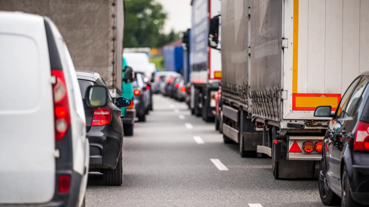 TAXA pentru mașini poluante ar putea fi reintrodusă. Marcel Boloș: „O lege cu un impact destul de mare”