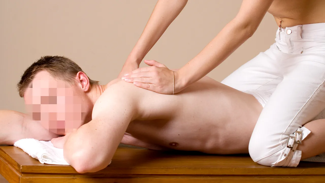 Femeie TÂLHĂRITĂ de clientul căruia îi făcuse masaj EROTIC. Agresorul i-a furat două telefoane