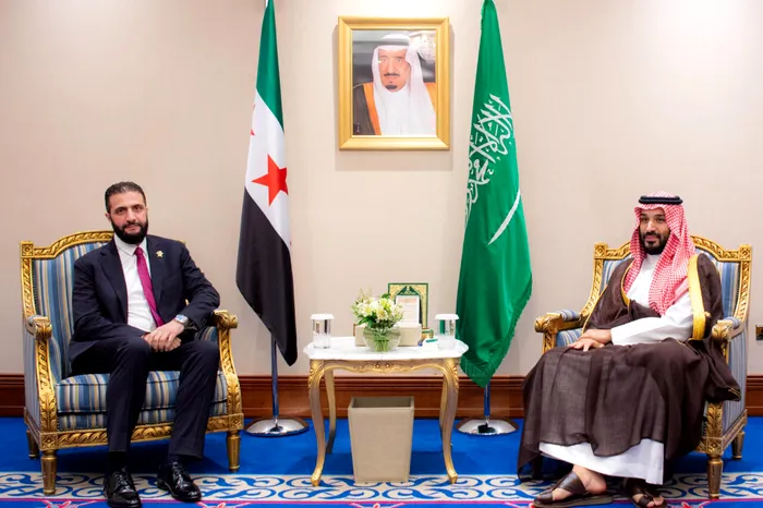 Ahmed al-Sharaa și prințul saudit Mihammed bin Salman Al Saud 