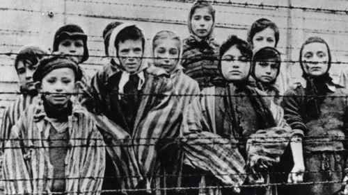 Ororile din „grădinița de la Auschwitz: Copiii, gazați după șase luni de la sosire / Mamele, violate de alți prizonieri / Lupta zilnică pentru supraviețuire: „Erau împușcați și dacă mergeau la toaletă