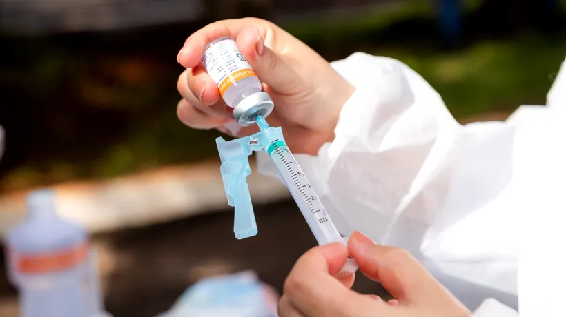 O nouă tranşă de vaccin de la compania Pfizer/BioNTech, care constă în peste 1,2 milioane de doze, soseşte în ţară