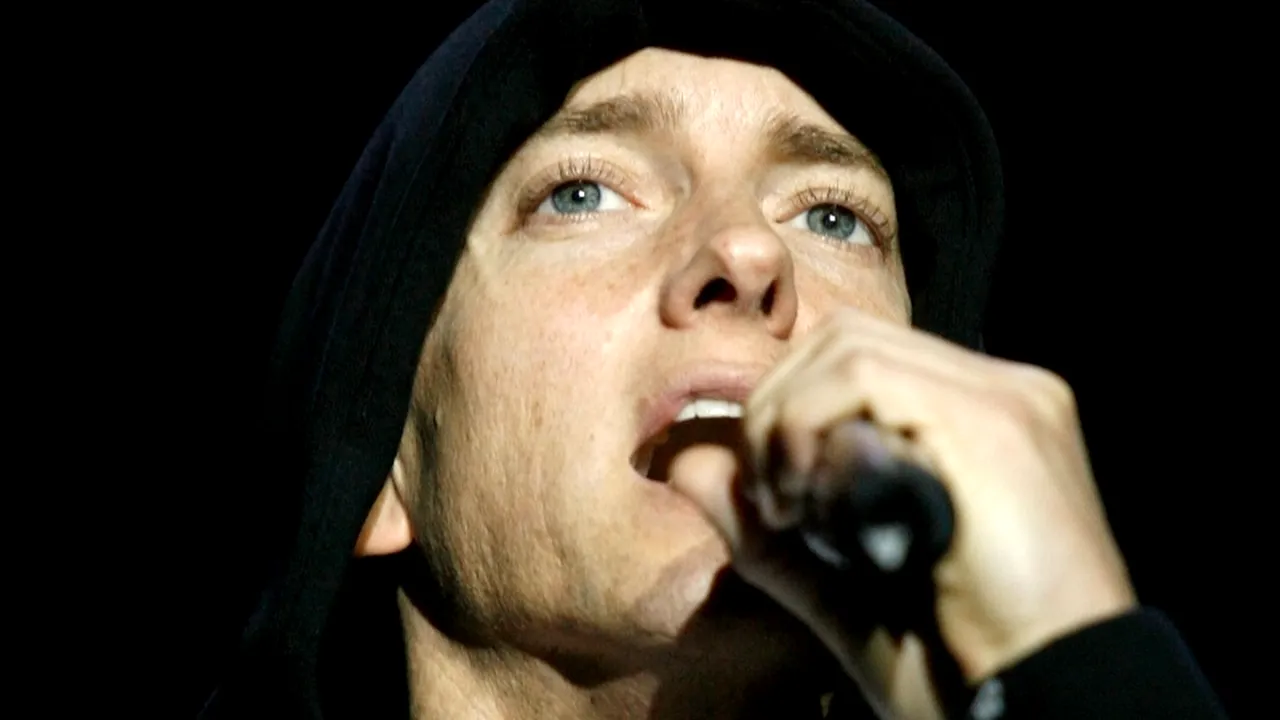 Casa în care a copilărit Eminem, distrusă într-un incendiu, a fost demolată