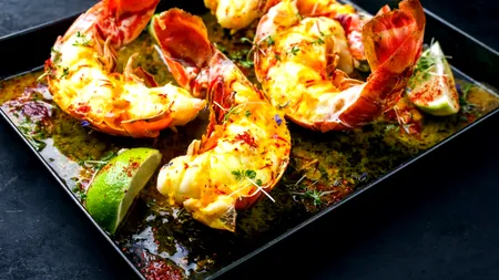 Condimentul pe care TREBUIE să îl adaugi zi de zi în mâncare. Are efect antioxidant și antiinflamator și reduce anxietatea