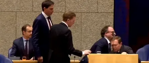 IMAGINI CUTREMURĂTOARE. Ministrul olandez al Sănătății SE PRĂBUȘEȘTE în timpul unui discurs/ A invocat epuizarea