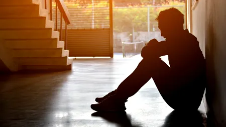 CORONAVIRUS. Este adevărat că distanțarea socială duce la mai multe sinucideri? Ce spun experții