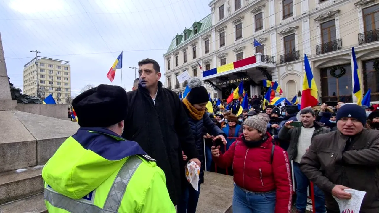 George Simion, netulburat de situația din Ucraina. Liderul AUR a adus la protestul din centrul Capitalei măgari, oi, găini și... ouă (FOTO)