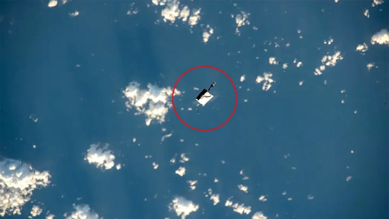 Din greșeală, astronauții NASA au scăpat o trusă de unelte în spațiu. Ce s-a întâmplat cu ea și unde a ajuns