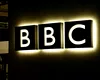 The Guardian: BBC ia în calcul o campanie de externalizare a MII de locuri de muncă. Un gigant tech din SUA ar putea deveni partener