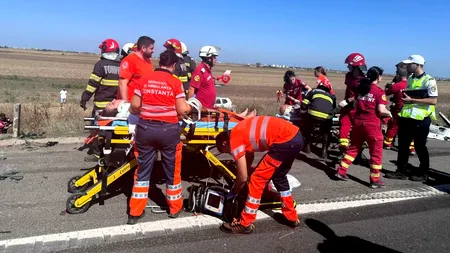 Accident GRAV pe A4, între Agigea și Constanța. 12 persoane au fost rănite, după impactul dintre un TIR și un microbuz
