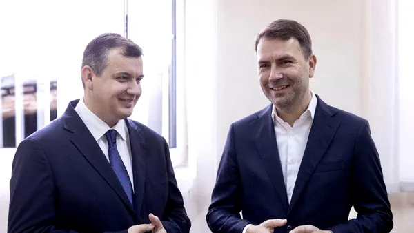 Disperare în tabăra lui Drulă. Cu câteva zile înainte de vot, președintele și toți oamenii din jurul său luptă pentru candidatul USR. Tomac, consilier onorific, îi dedică o „odă”