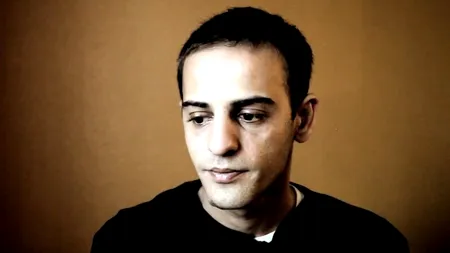 Un tânăr român, salvat din orfelinatele groazei și adoptat în America, vrea să îi ajute pe copiii părăsiți din România. Documentar VIDEO Washington Post