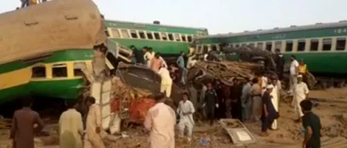 Tragedie în Pakistan. Cel puţin 30 de persoane au murit după ce două trenuri au intrat în coliziune