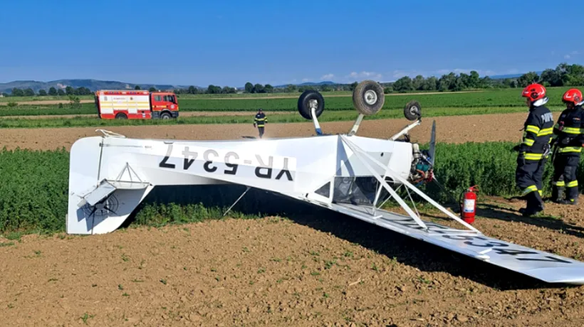 Un avion de mici dimensiuni a aterizat FORȚAT, pe un câmp din județul Alba, din cauza unor scurgeri de carburant. Care e starea pilotului