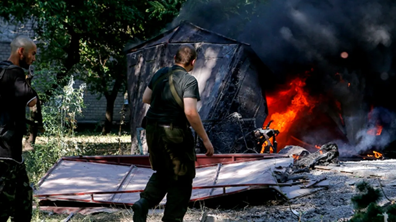 Cel puțin cinci civili, uciși în bombardamente asupra unei biserici din Donețk