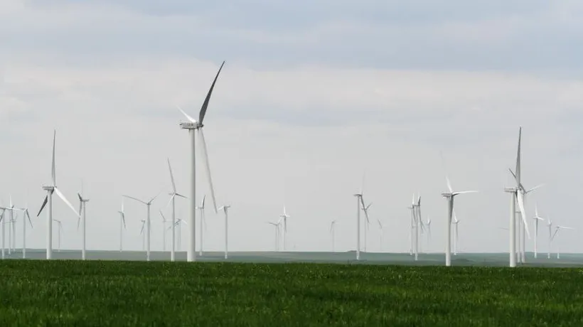 Partea plină a paharului în cazul avertizărilor de vânt puternic: Eolienele produc peste 40% din energia țării. România este exportator net de curent electric