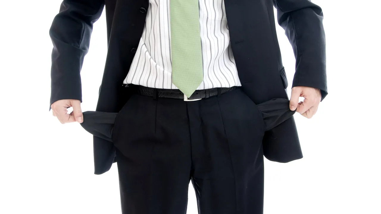 Nu știi cum să-ți gestionezi eficient BANII? Patru idei ce îți vor SALVA PORTOFELUL