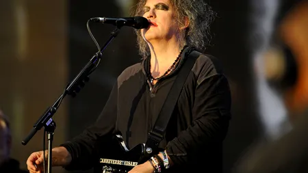 The Cure LIVE ÎN PREMIERĂ la București. Robert Smith: Sunt în RĂZBOI cu lumea modernă. Lucrurile au evoluat spre rău