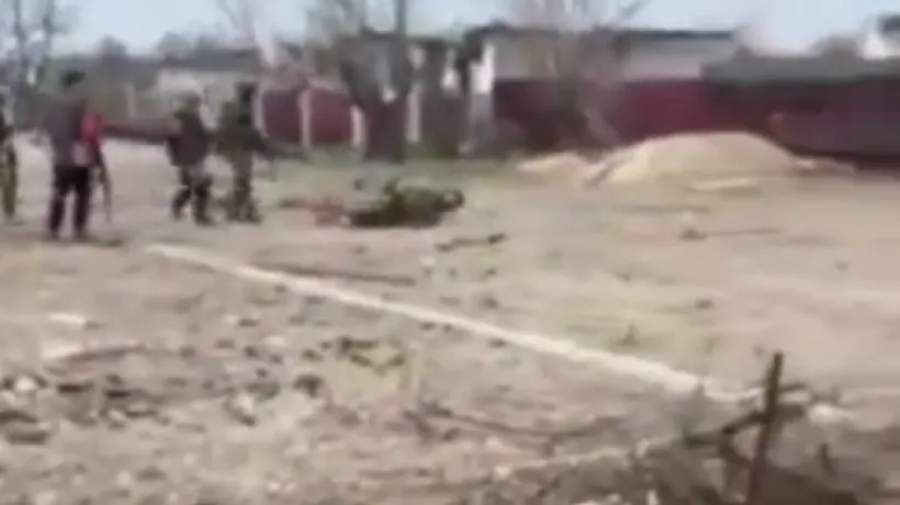 Clipa în care un militar din batalionul cecen este împuşcat după ce arma i-a căzut din mână (VIDEO)