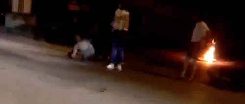 Scene cumplite la Botoșani. Un bărbat și-a dat foc chiar în plină stradă, după o criză de gelozie - VIDEO