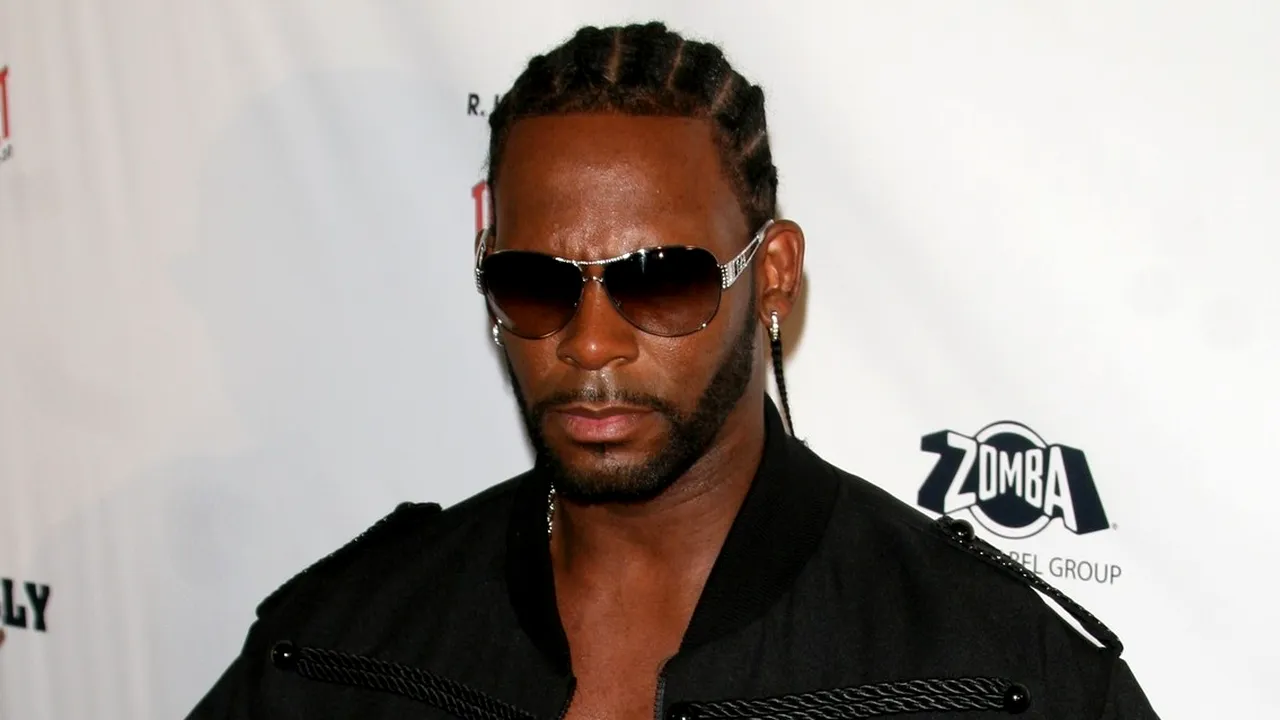 Cântăreţul american R. Kelly, găsit vinovat de trafic de persoane