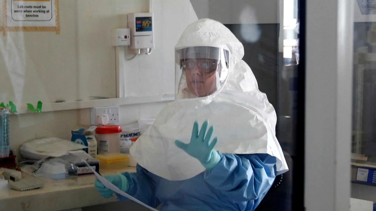 Medicul din Sierra Leone tratat în SUA pentru Ebola a decedat