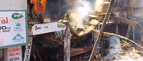 Trei oameni au murit după ce un avion de proveniență sovietică s-a prăbușit pe o casă
