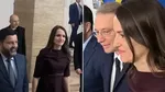 Oana Țoiu nu l-a lăsat pe noul premier Luca Niculescu să facă declarații la MAE. L-a luat de lângă jurnaliști și l-a condus afară