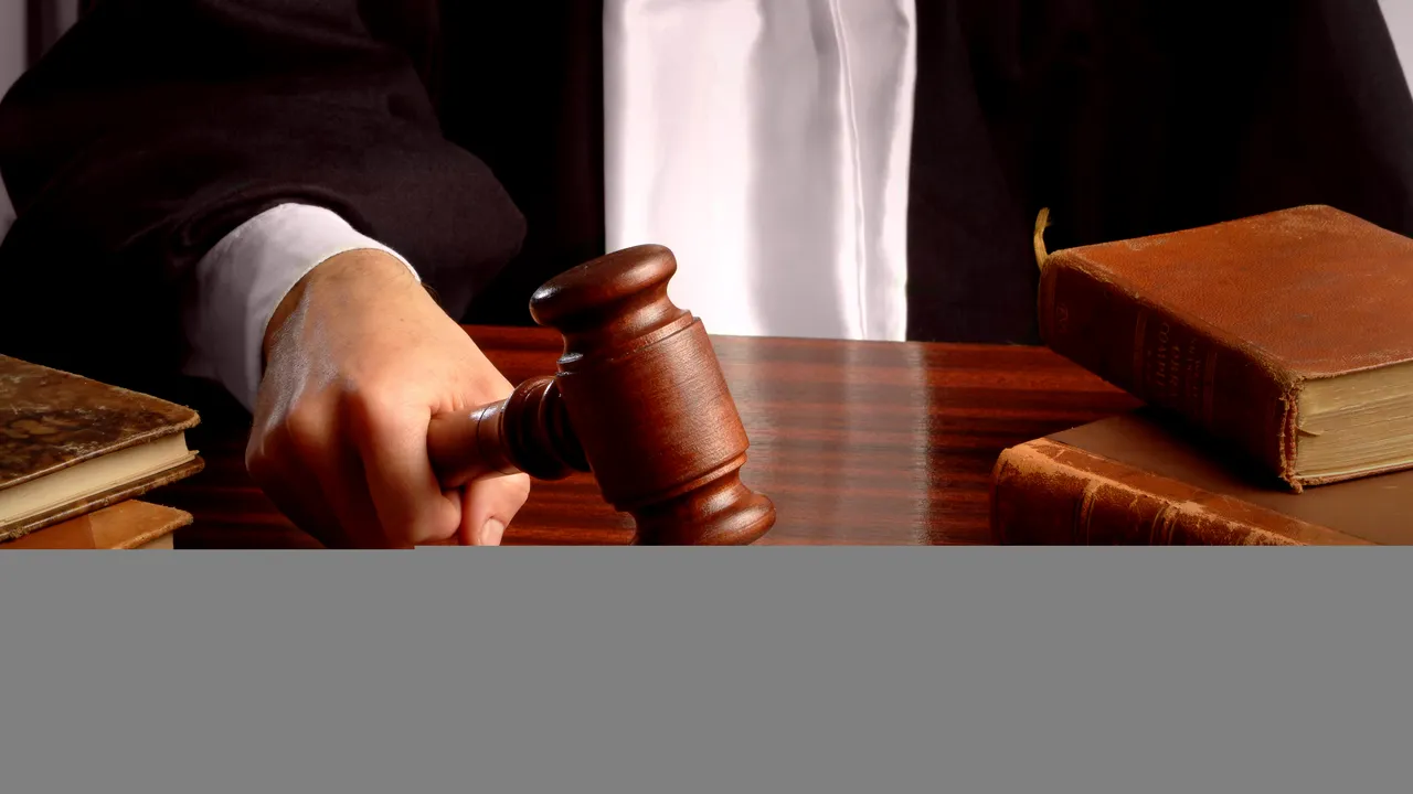 CCR a respins sesizarea pe Legea care stabilește că o diplomă de doctorat poate fi anulată