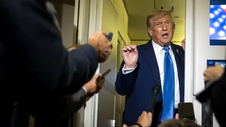 Trump nu vrea un simplu armistițiu între Iran și Israel, ci oprirea „TOTALĂ” a conflictului /Președintele SUA îndeamnă Teheranul să accepte negocieri