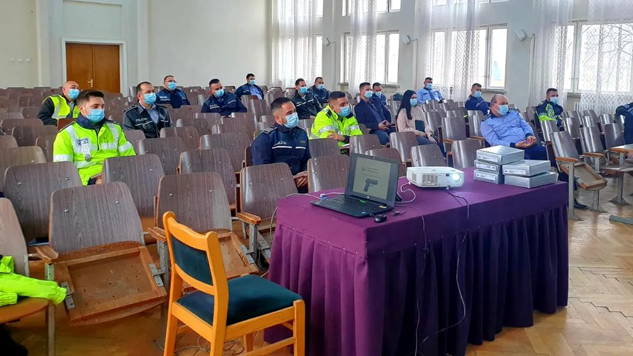 Cum arată noile pistoale Beretta Storm primite de polițiștii de la Rutieră! GALERIE FOTO