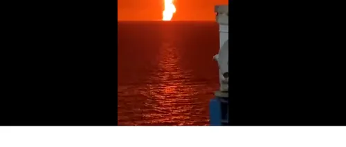 Explozie puternică în largul Mării Caspice. Autoritățile au anunţat că a avut loc un incendiu la o platformă petrolieră