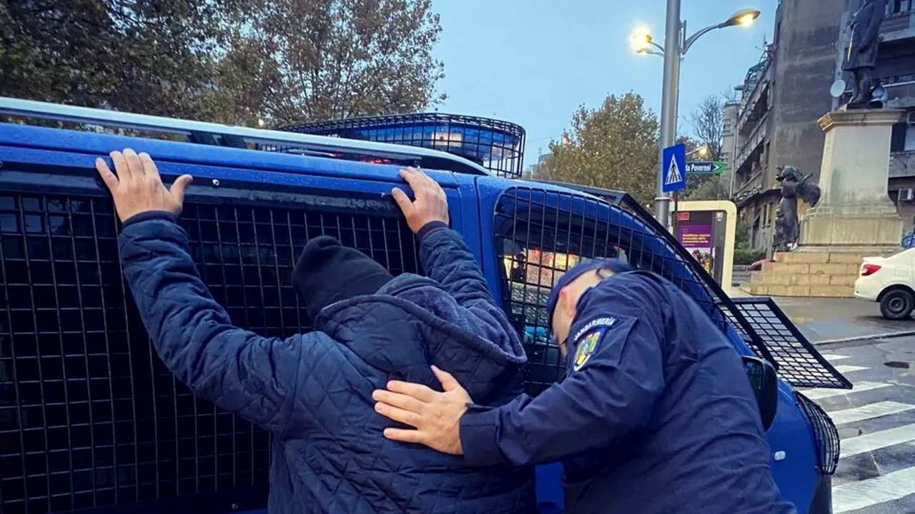 Bucureștean ARESTAT preventiv după ce a lovit și tâlhărit un bărbat, într-un parc din sectorul 1