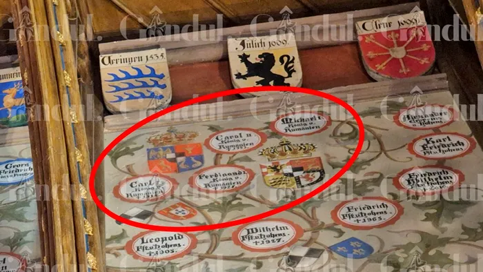 Castelul pe pereții căruia se pot citi și numele Regilor României