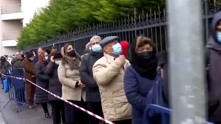 Pelerinaj cu mii de oameni, în București. Enoriașii au venit să se închine la moaștele Sf. Spiridon